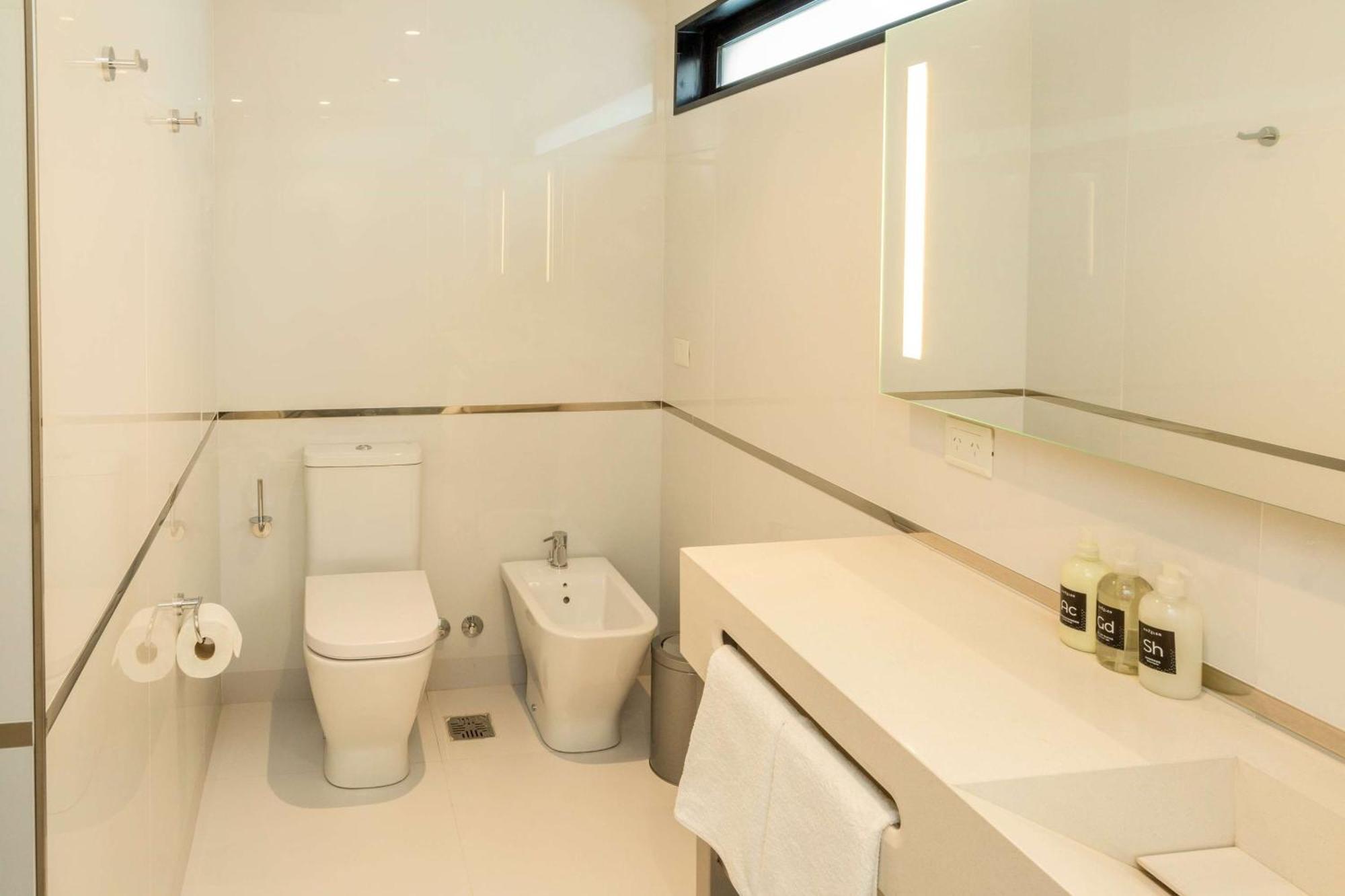Hotel Dazzler By Wyndham La Plata Esterno foto