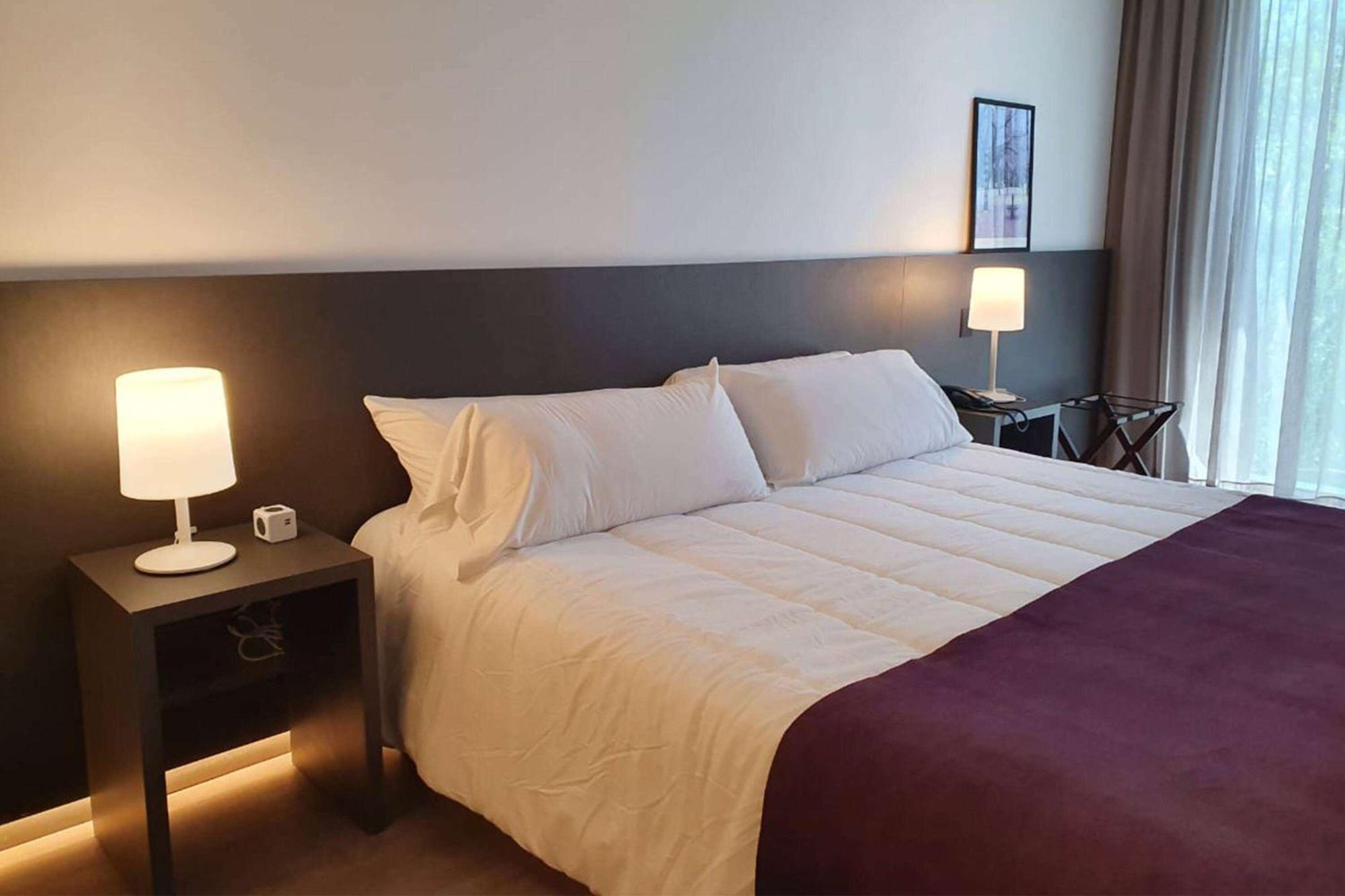 Hotel Dazzler By Wyndham La Plata Esterno foto