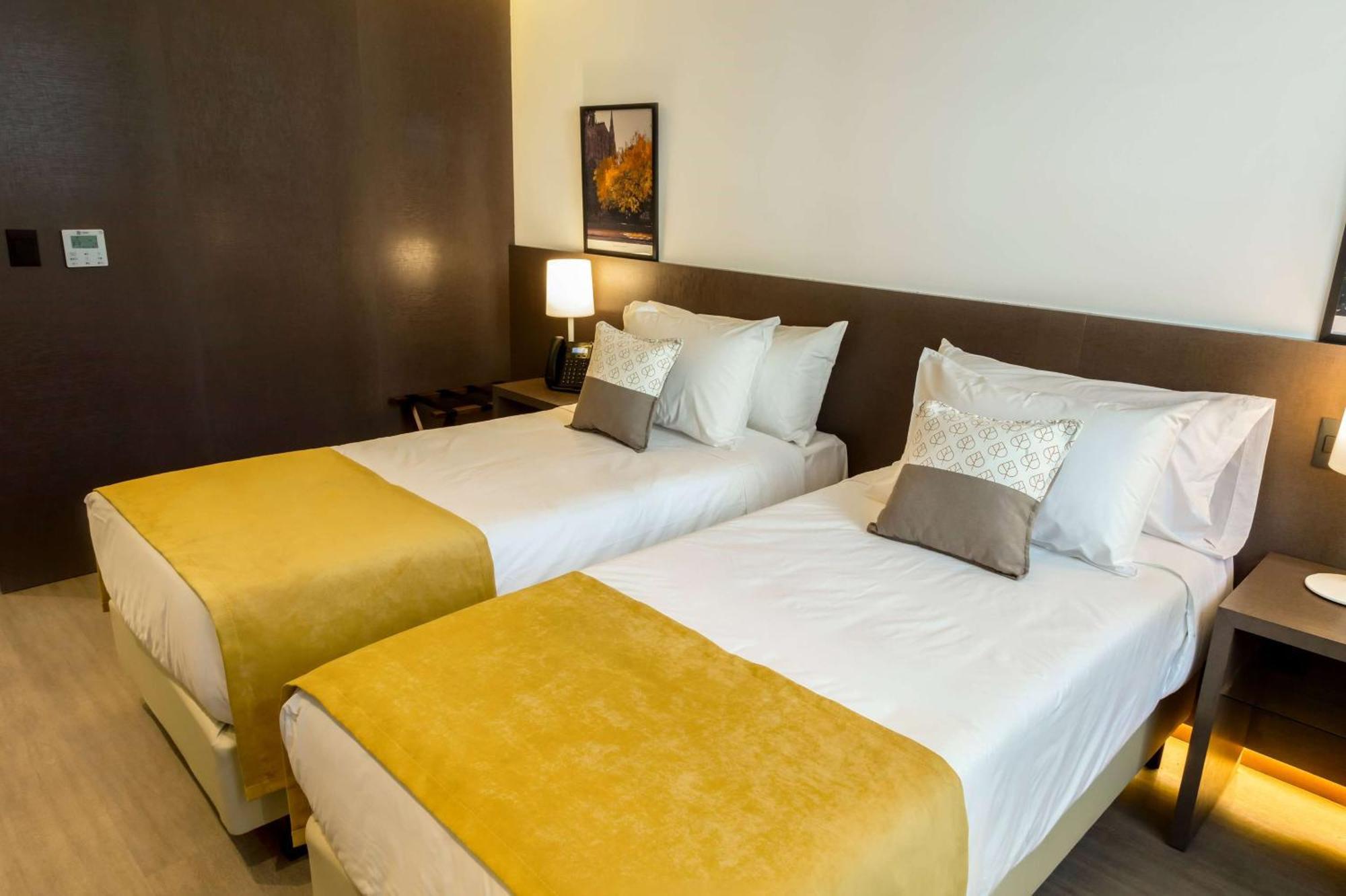 Hotel Dazzler By Wyndham La Plata Esterno foto